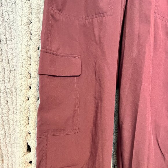 Old Navy StretchTech Maroon Cargo Style Joggers – Size Small - Picture 4 of 11
